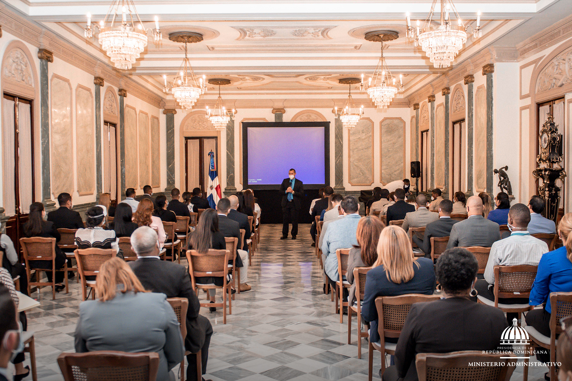 Imparten charla a miembros de Comité y Brigada de Emergencia del Palacio Nacional