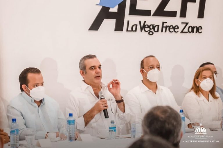 Presidente Luis Abinader anuncia construcción de diez nuevas naves en Zona Franca de La Vega
