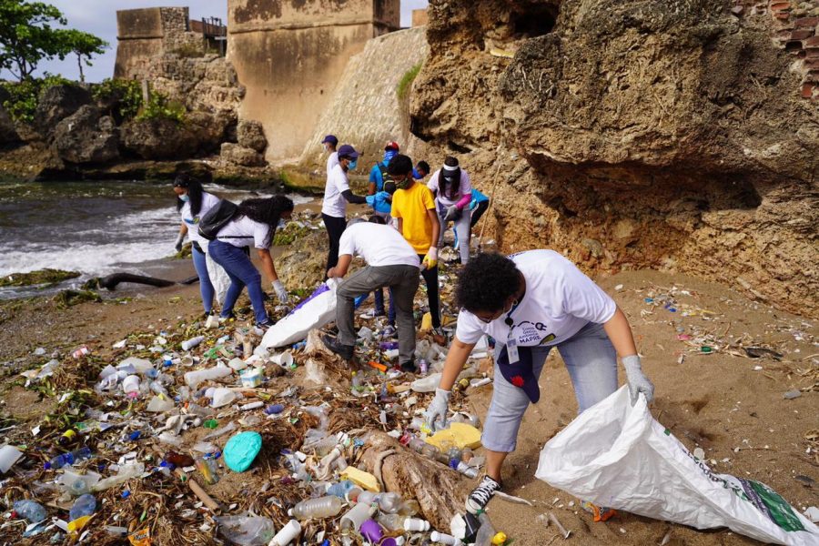 Ministerio Administrativo encabeza jornada de limpieza playa Fuerte San Gil