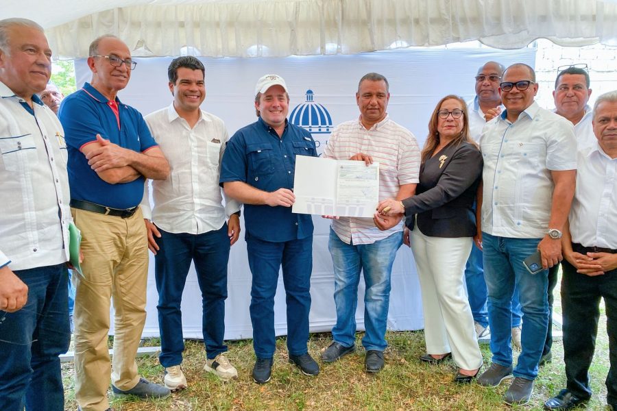 Gobierno aporta RD$20 millones para construcción Club Matías Ramón Mella en Licey Al Medio