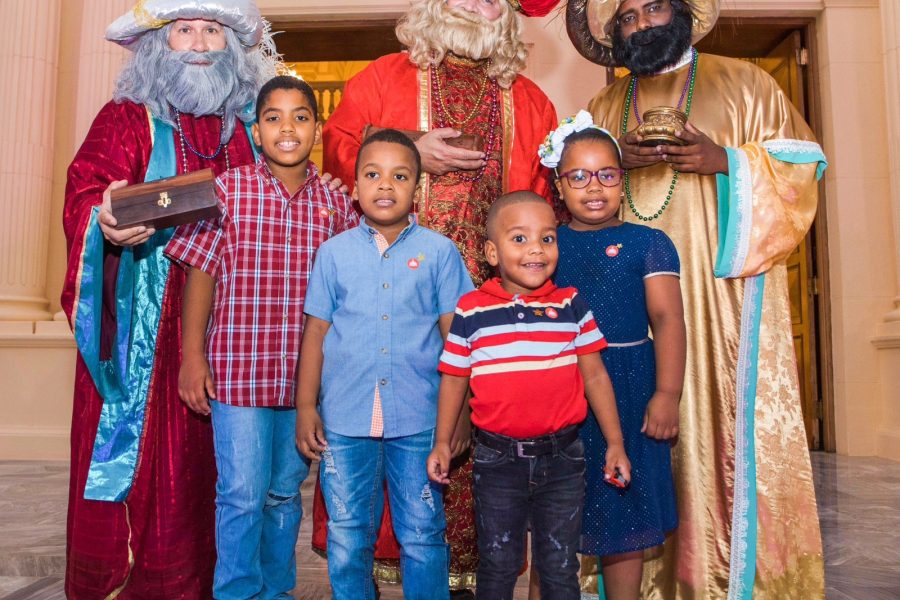 Cientos de niños y niñas celebran el Día de los Reyes Magos en el Palacio Nacional