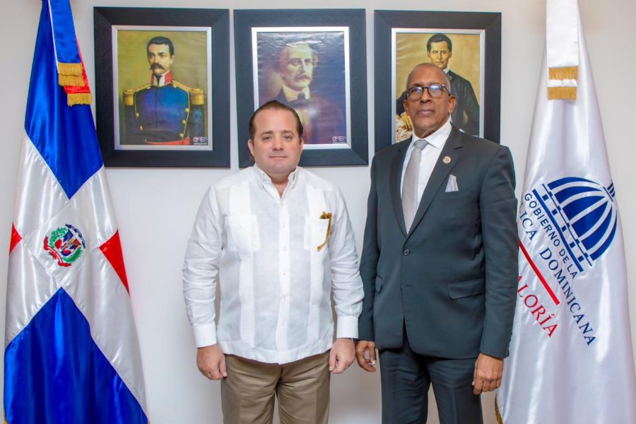 Ministro José Paliza visita Contraloría General de la República para finalizar procesos de auditorias