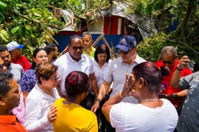 Gobierno inicia entrega de ayudas a familias afectadas por las lluvias en Villa Tapia y Salcedo
