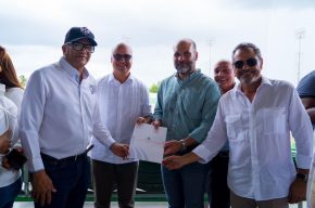 Gobierno entrega RD$84 millones como primera partida para remodelar el Estadio Tetelo Vargas