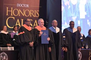 Presidente Abinader recibe doctorado «honoris causa» de la Universidad Autónoma de Santo Domingo (UASD)