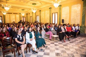 ¡Madres con bienestar emocional! Colaboradoras del Palacio Nacional participan en conversatorio sobre retos de la maternidad