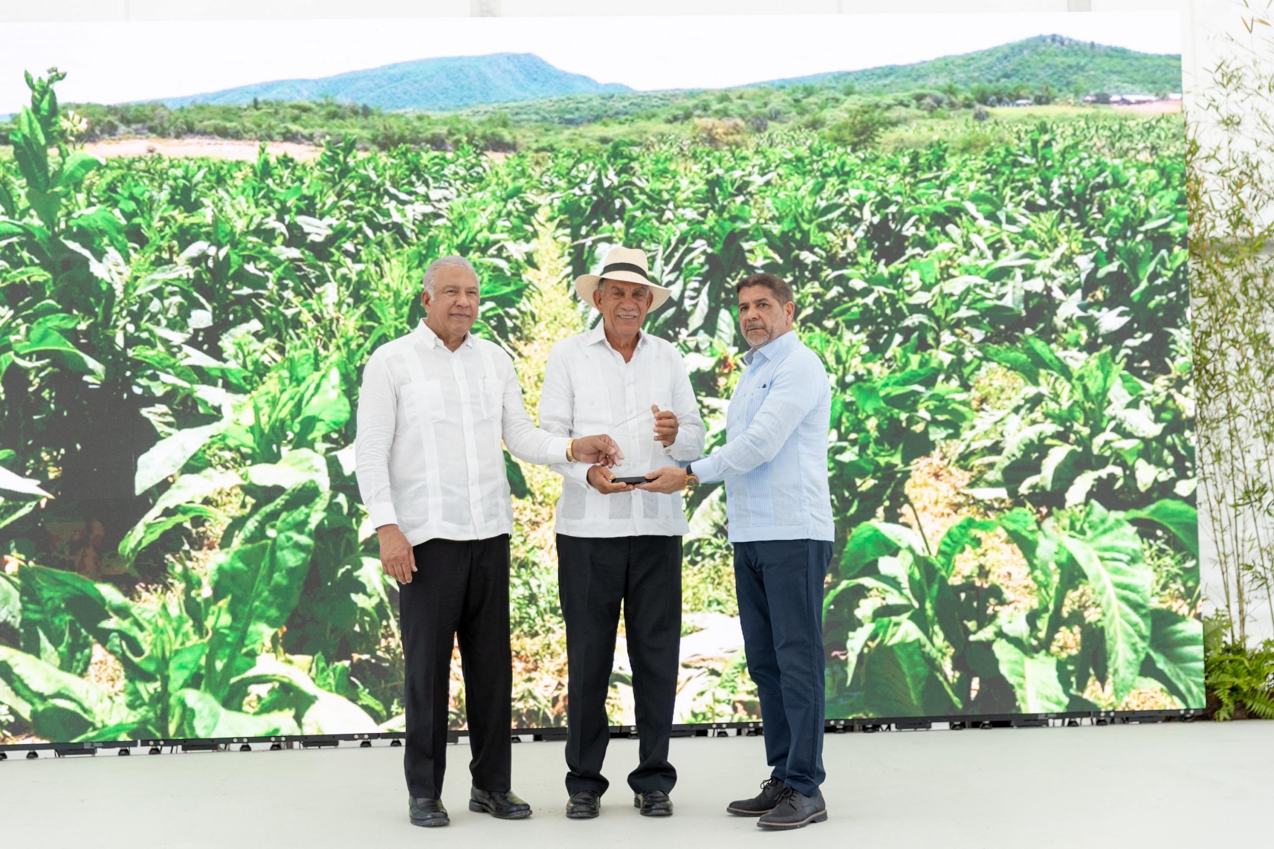 Ministro Bautista participa en celebración del Día del Agricultor en Moca, provincia Espaillat