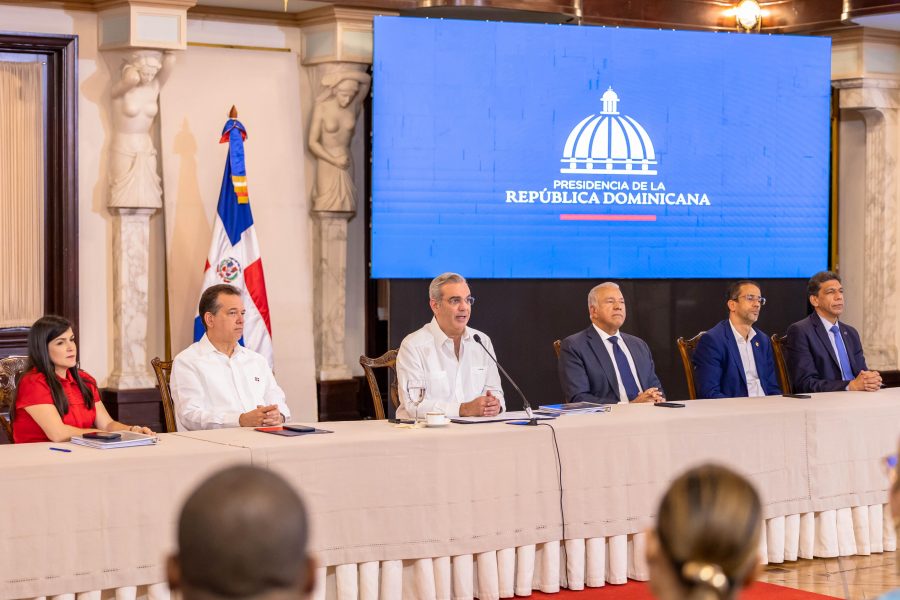 Exportaciones dominicanas marcan récord: Presidente Abinader destaca salto de 23.6% y expansión global