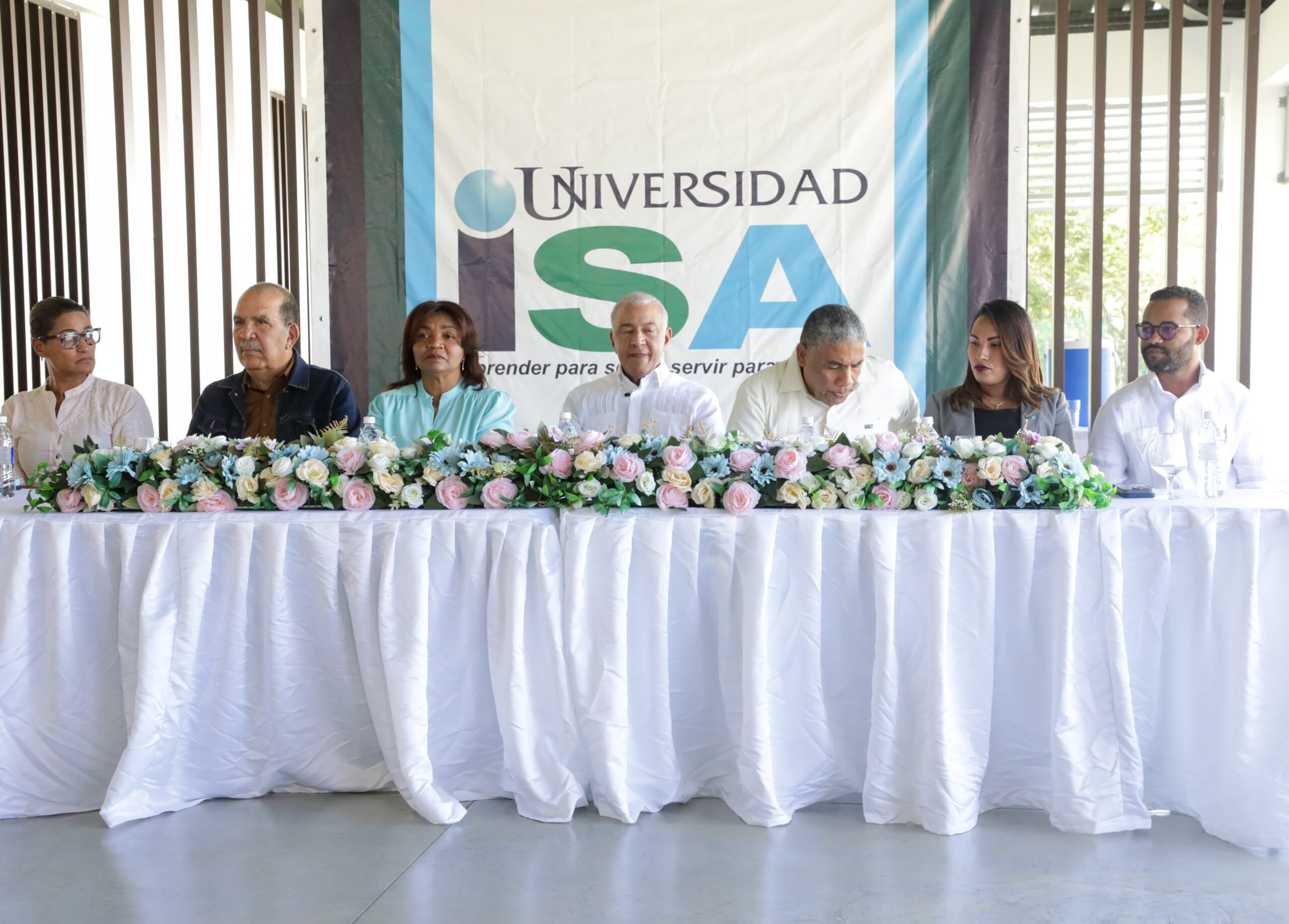 Ministro administrativo: Esta moderna universidad es una visión del presidente Abinader para el verdadero desarrollo económico y social de la región sur