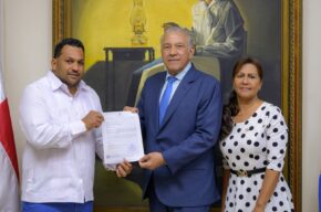 Gobierno entrega más de RD$84 millones en certificaciones de fondos a cinco provincias para la ejecución de diversos proyectos