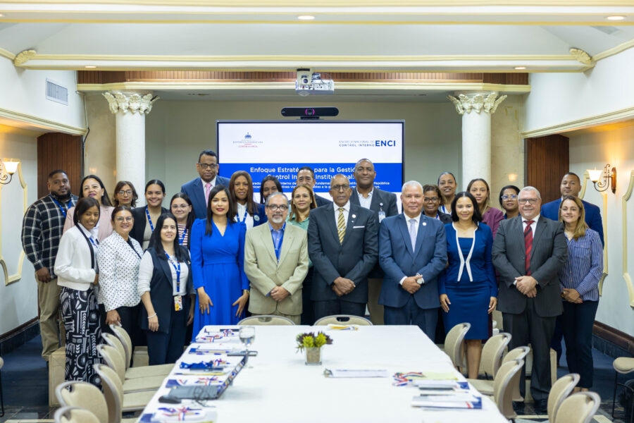 Contraloría capacita a colaboradores del Ministerio Administrativo de la Presidencia en Control Interno