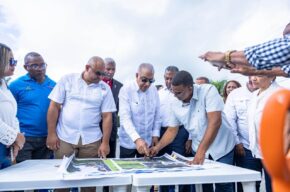 Ministro Bautista y alcalde Roely Thomas dejan iniciada construcción de distribuidor de tránsito de Puerto Plata-Espaillat