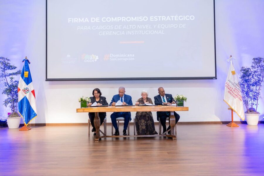 Autoridades suscriben Compromiso de Integridad en el marco del Dia Internacional contra la Corrupción