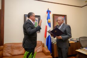 Ministro Andrés Bautista juramenta a Carlos Alessandry Roa Howley como director ejecutivo del Plan San Juan
