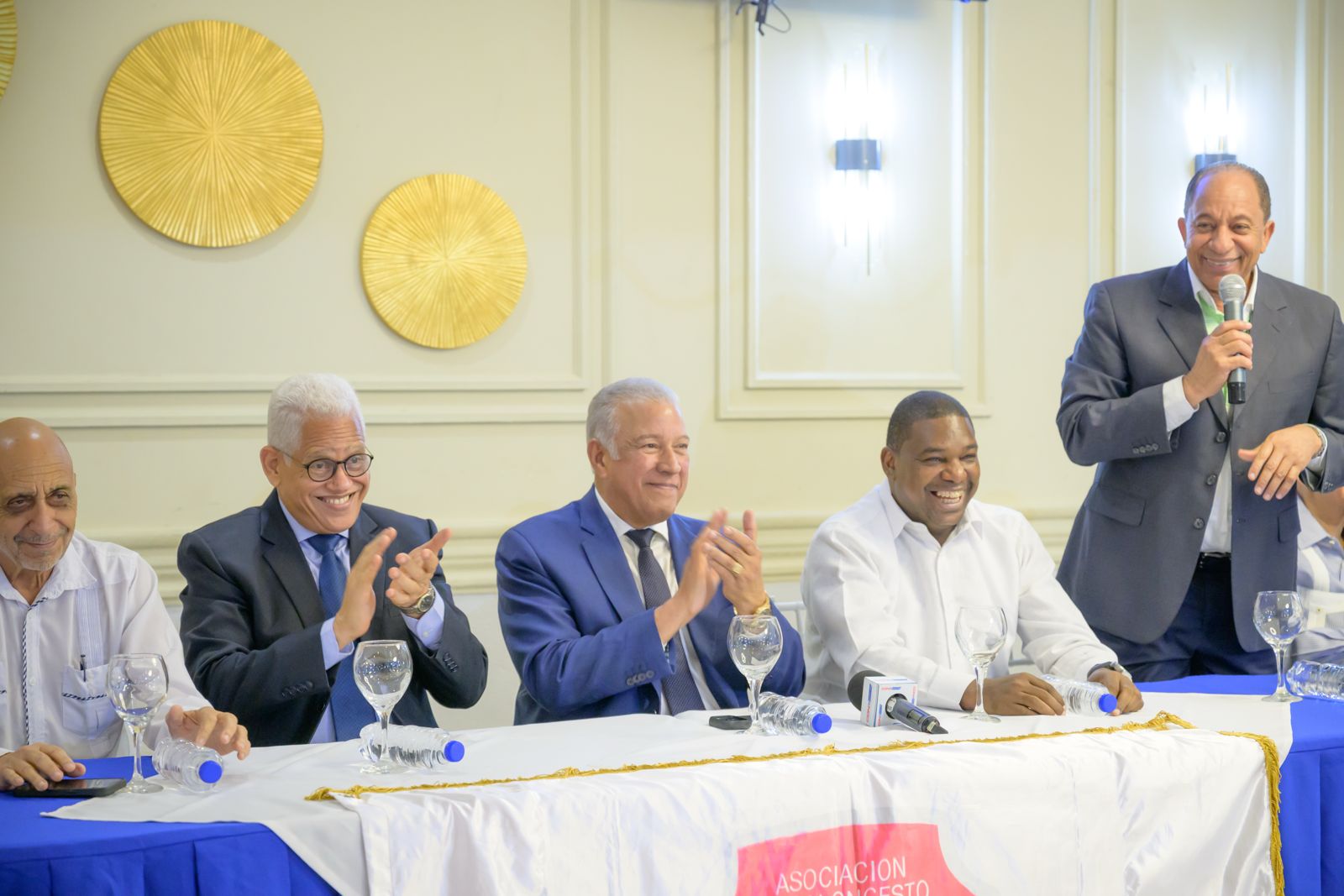 Ministro Andrés Bautista inicia trabajos en el Comité Organizador del 50º Torneo de Baloncesto Superior del Distrito 2026