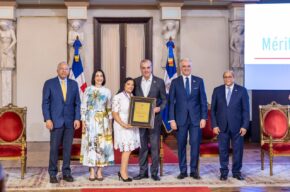 Presidente Abinader entrega Medalla al Mérito Magisterial 2026 y reconoce el aporte de docentes al desarrollo del país