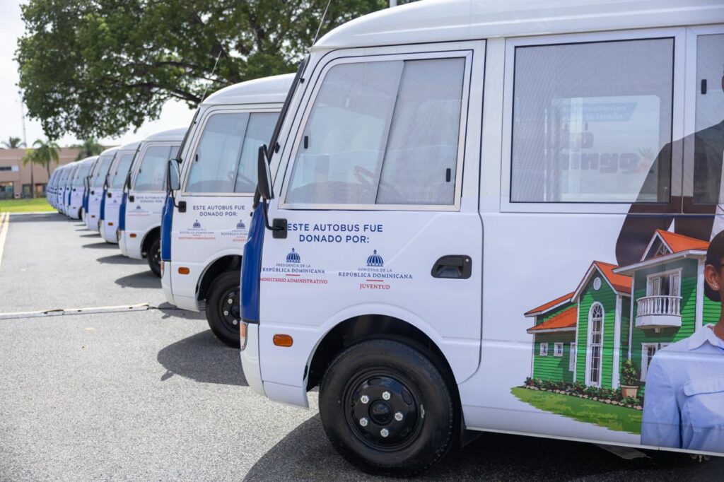 Entrega de autobuses
