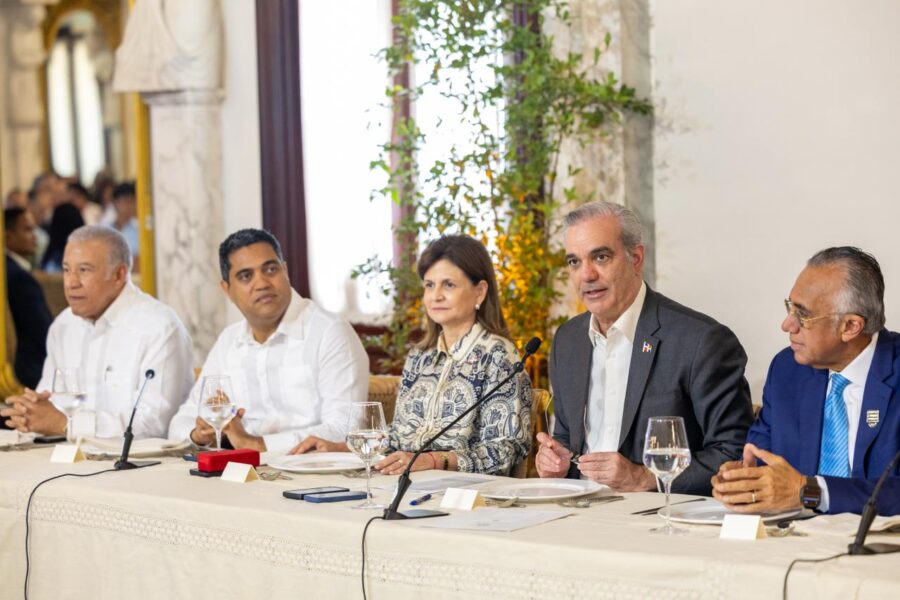 Presidente Abinader anuncia incorporación de medallistas de Santo Domingo 2026 al PARNI y aumento de incentivos a partir de 2027