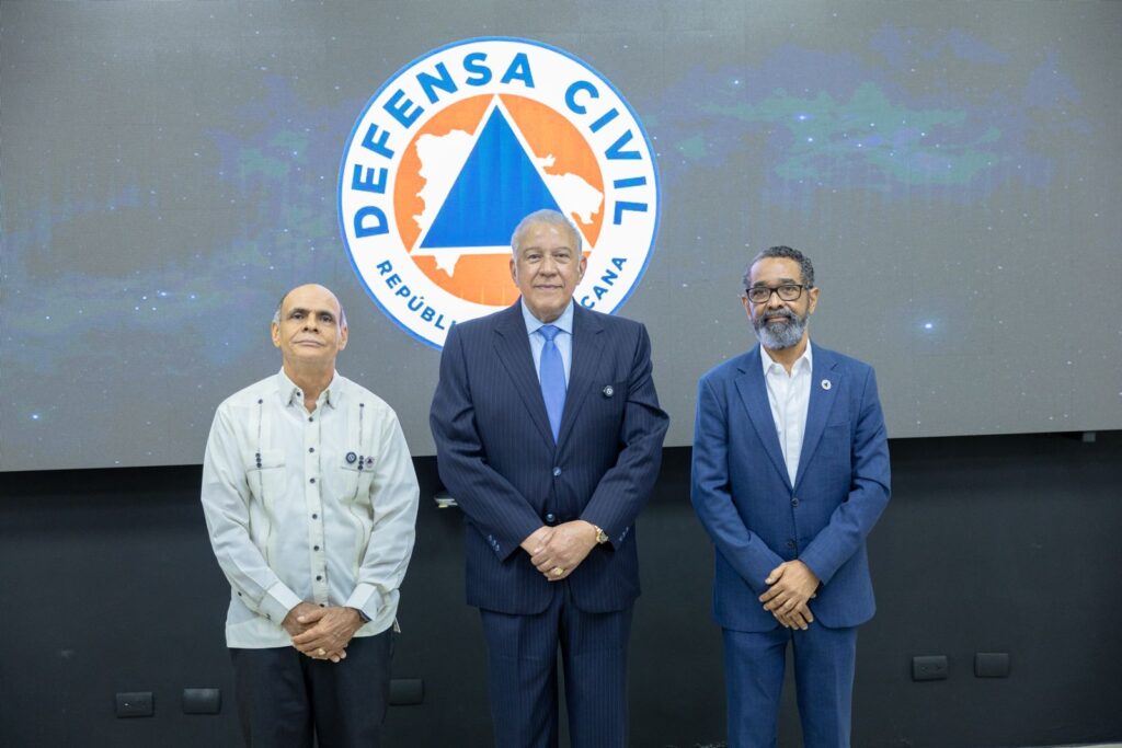 Juramentan nuevo director de la Defensa Civil