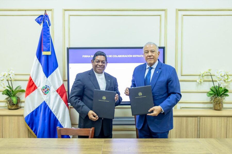 MAPRE y UCATECI suscriben convenio para ampliar oportunidades de educación superior a jóvenes de escasos recursos
