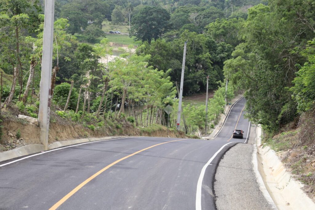 Inauguran carretera 