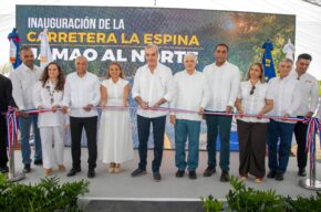 Presidente Abinader inaugura carretera Las Espinas en Jamao al Norte transformando el aislamiento en conectividad